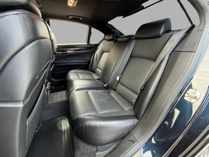 BMW 750 750i* xDrive* Автокредит* (Цена до БГ) , снимка 15 - Автомобили и джипове - 53416964