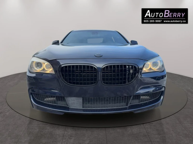 BMW 750 750i* xDrive* Автокредит* (Цена до БГ) , снимка 2 - Автомобили и джипове - 53416964
