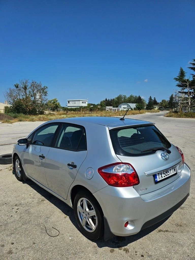 Toyota Auris 1.4D4D, снимка 4 - Автомобили и джипове - 47959744