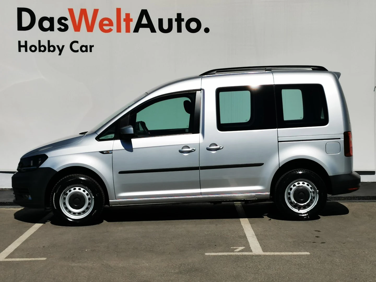 VW Caddy Kombi Trendline 2.0 TDI EU6 - изображение 3