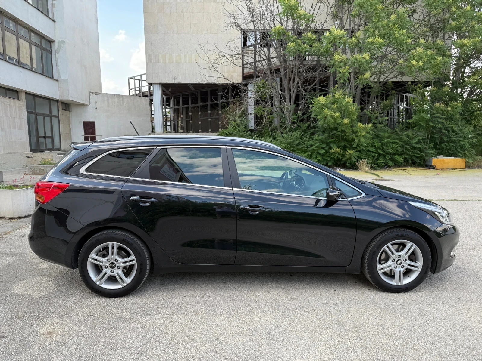 Kia Ceed 1.6i AUTOMATIC - изображение 3