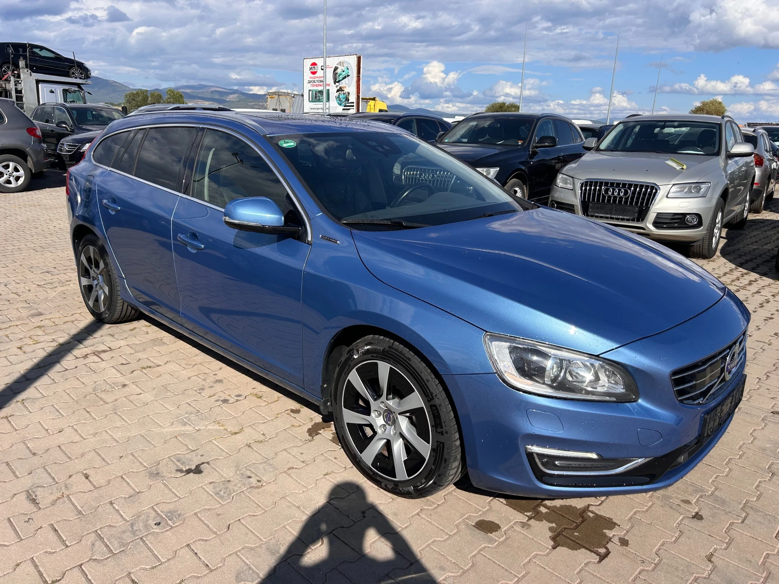 Volvo V60 2.4PLUG IN HUBRID AVTOMAT/KOJA/NAVI EURO 5 - изображение 4