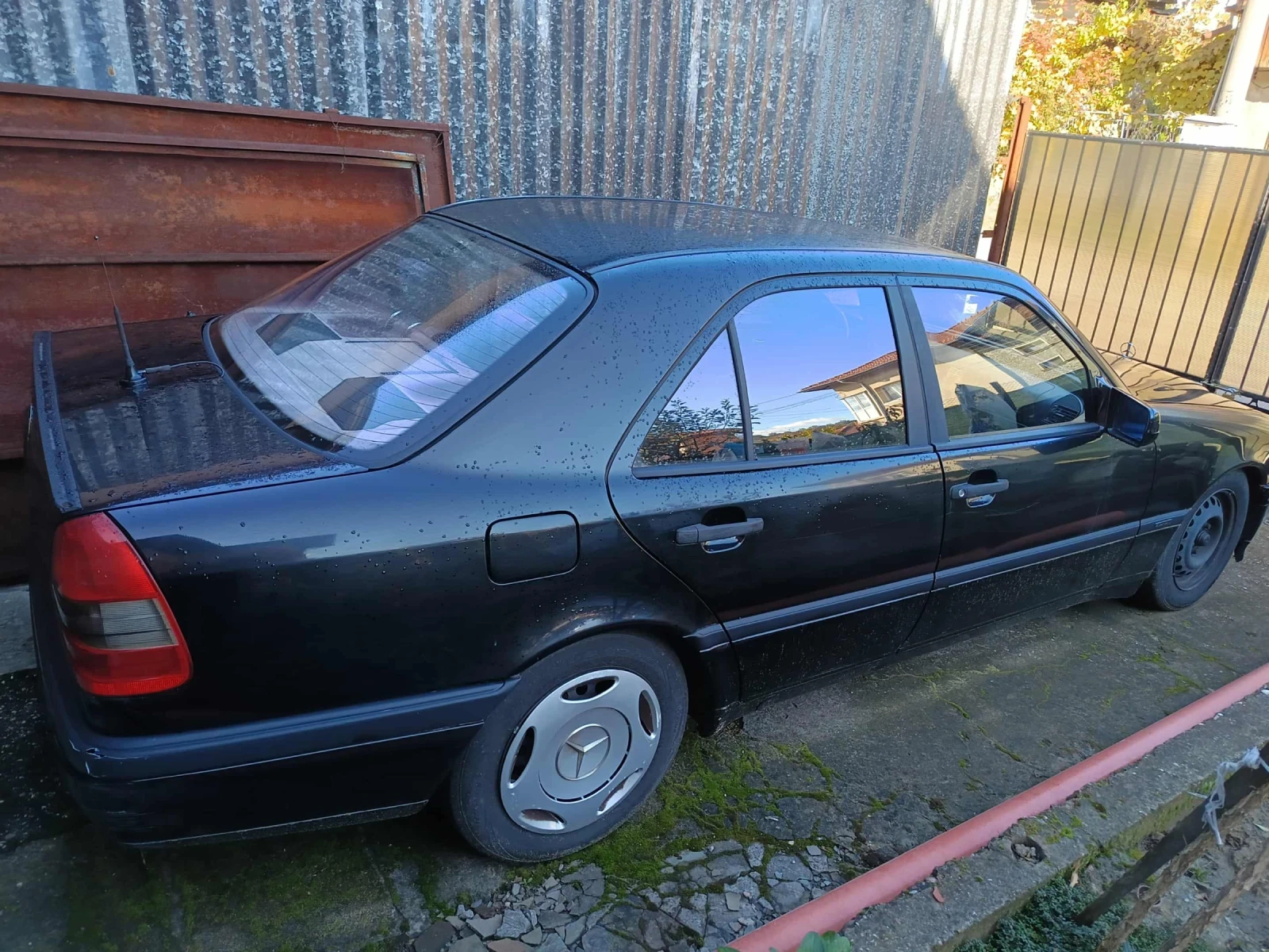 Mercedes-Benz C 180  - изображение 3