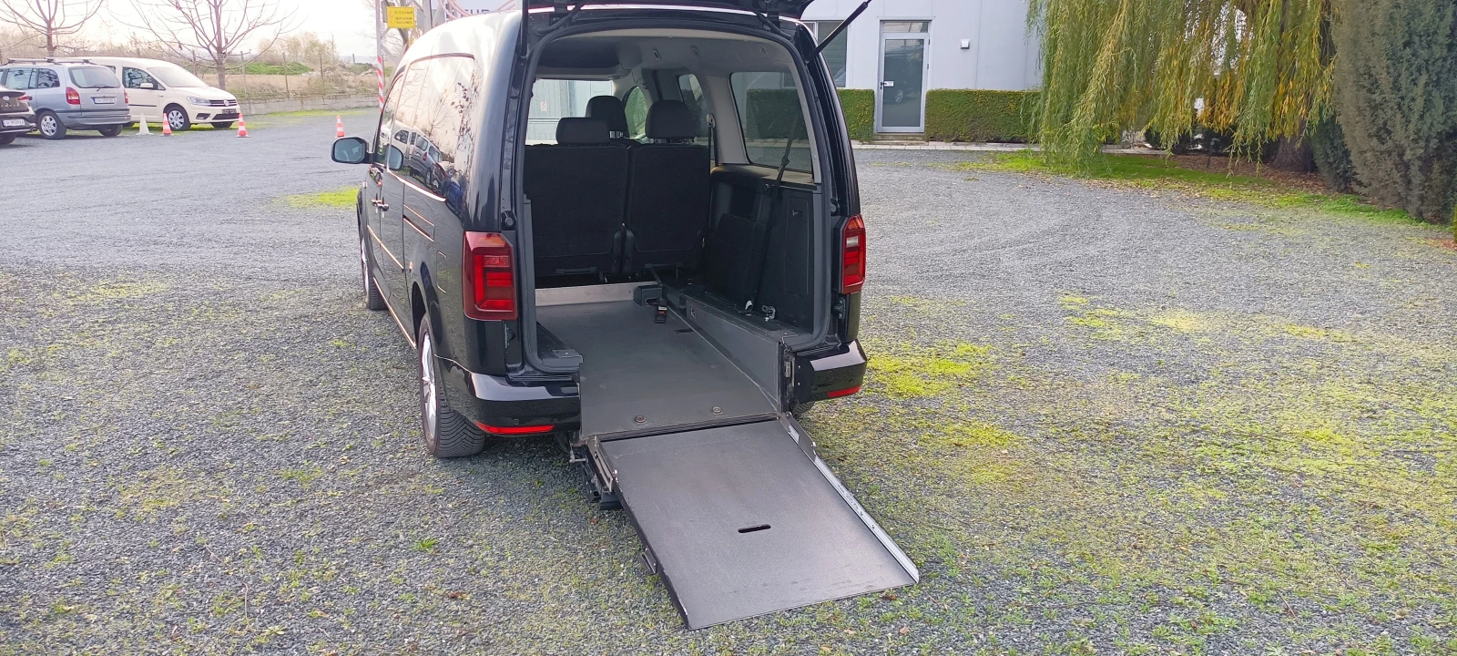 VW Caddy 2.0TDI DSG 7местен - изображение 9