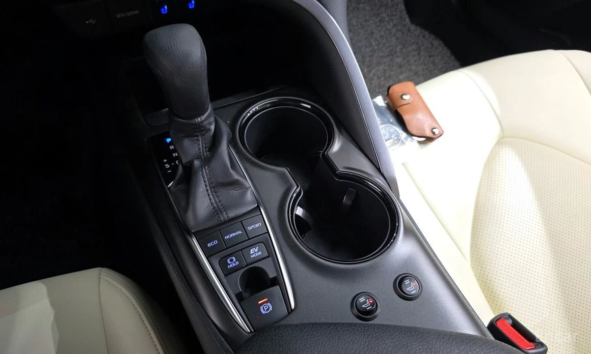 Toyota Camry  - изображение 9