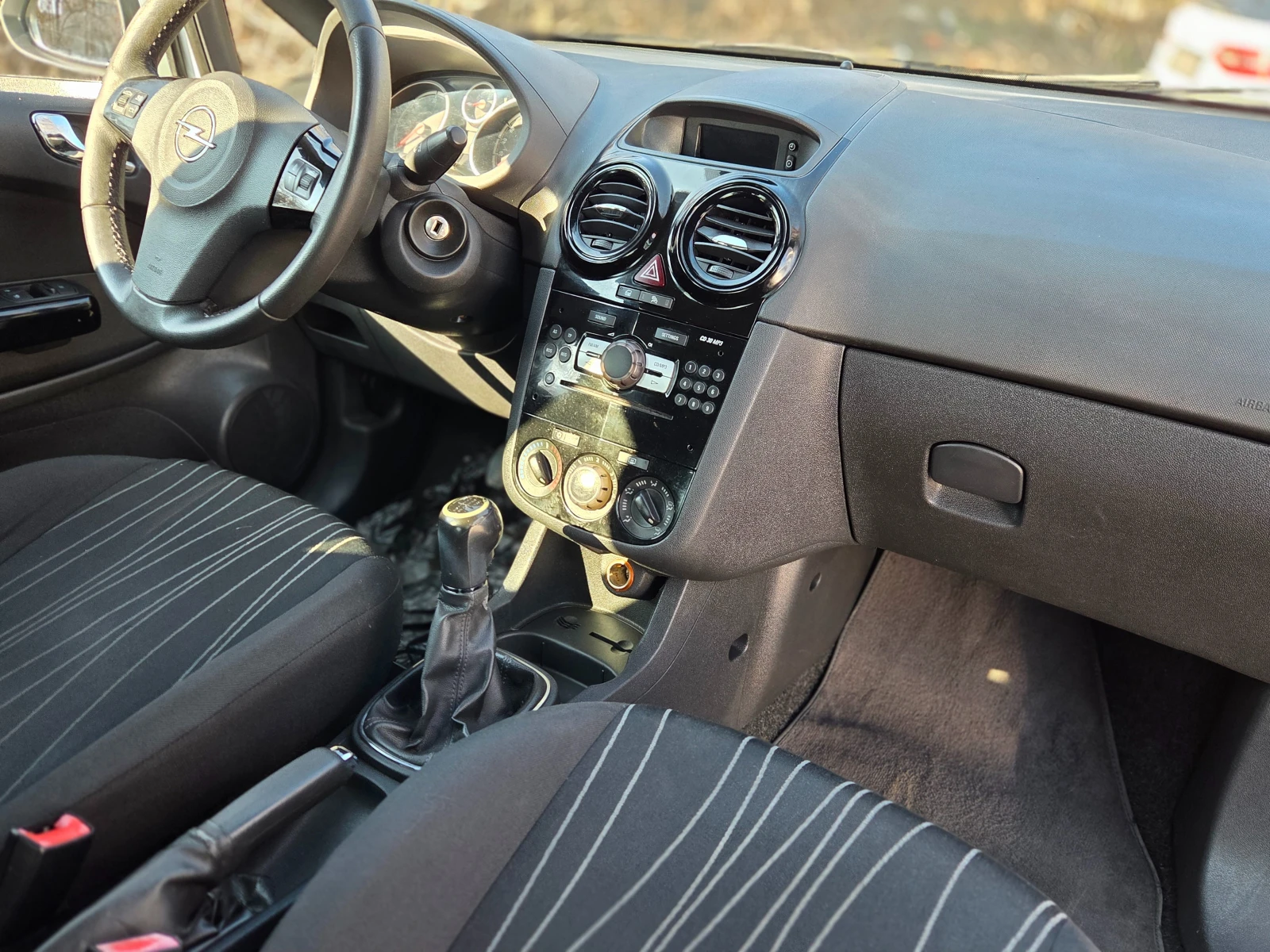 Opel Corsa 1.3CDTI COSMO ОТЛИЧНА - изображение 10