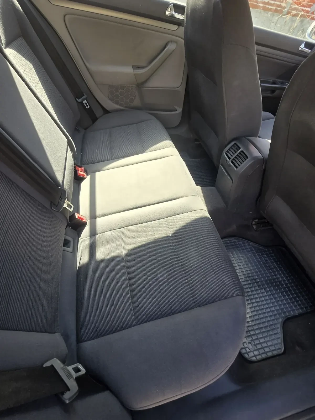 VW Golf 1.6 бензин 102к.с. Промоция , снимка 15 - Автомобили и джипове - 53845120