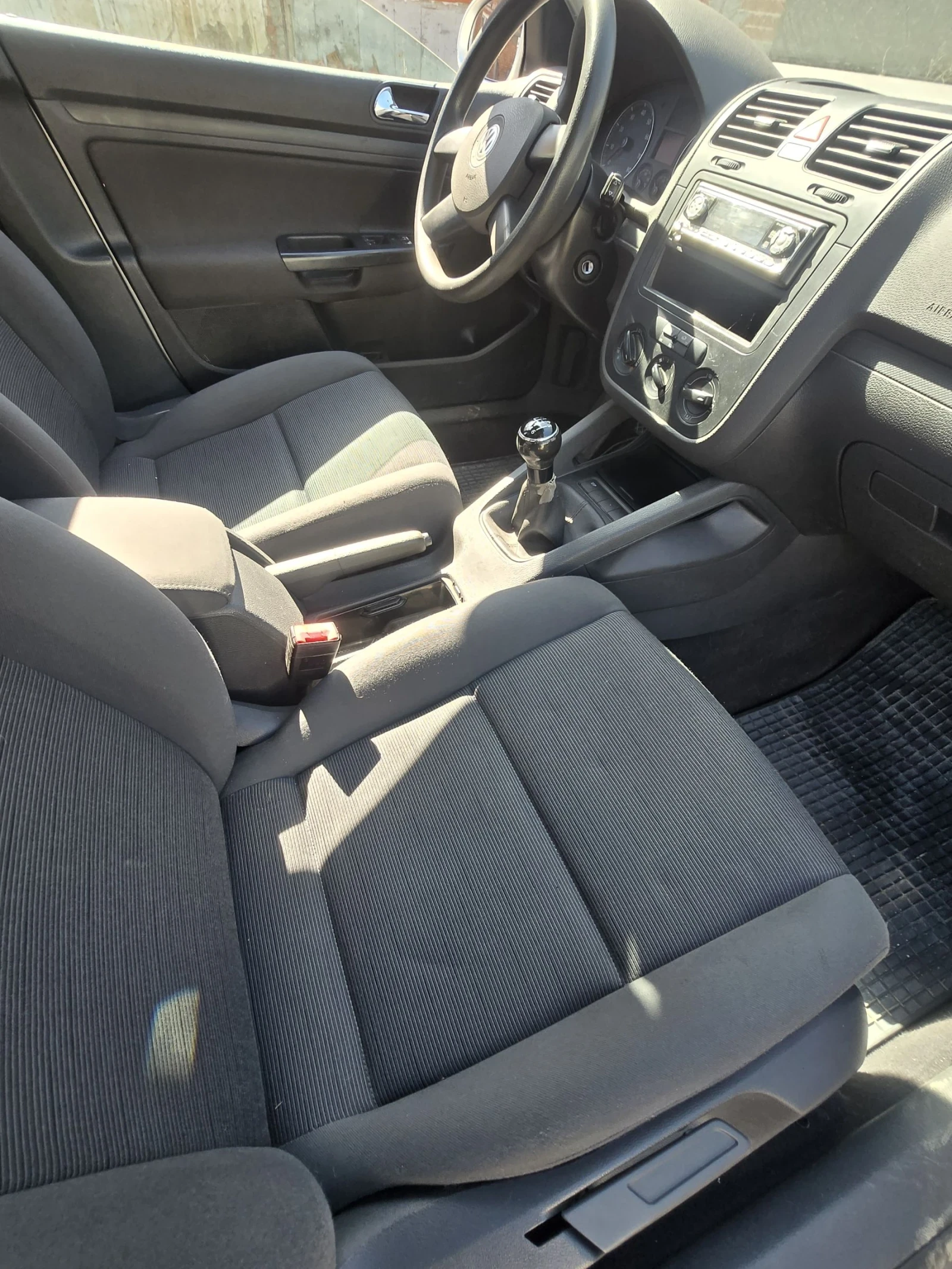 VW Golf 1.6 бензин 102к.с. Промоция , снимка 14 - Автомобили и джипове - 53845120