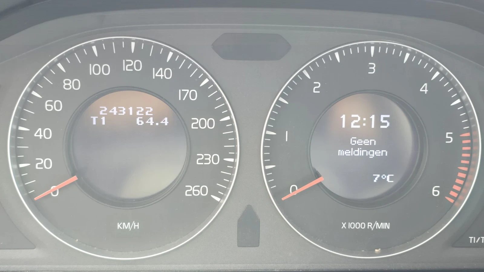 Volvo V70 III 2, 4 D5, снимка 8 - Автомобили и джипове - 53914455