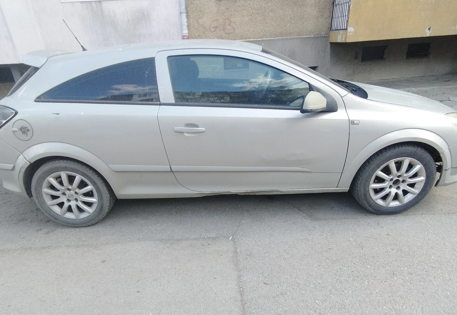 Opel Astra 1.7GTC, снимка 2 - Автомобили и джипове - 53985886