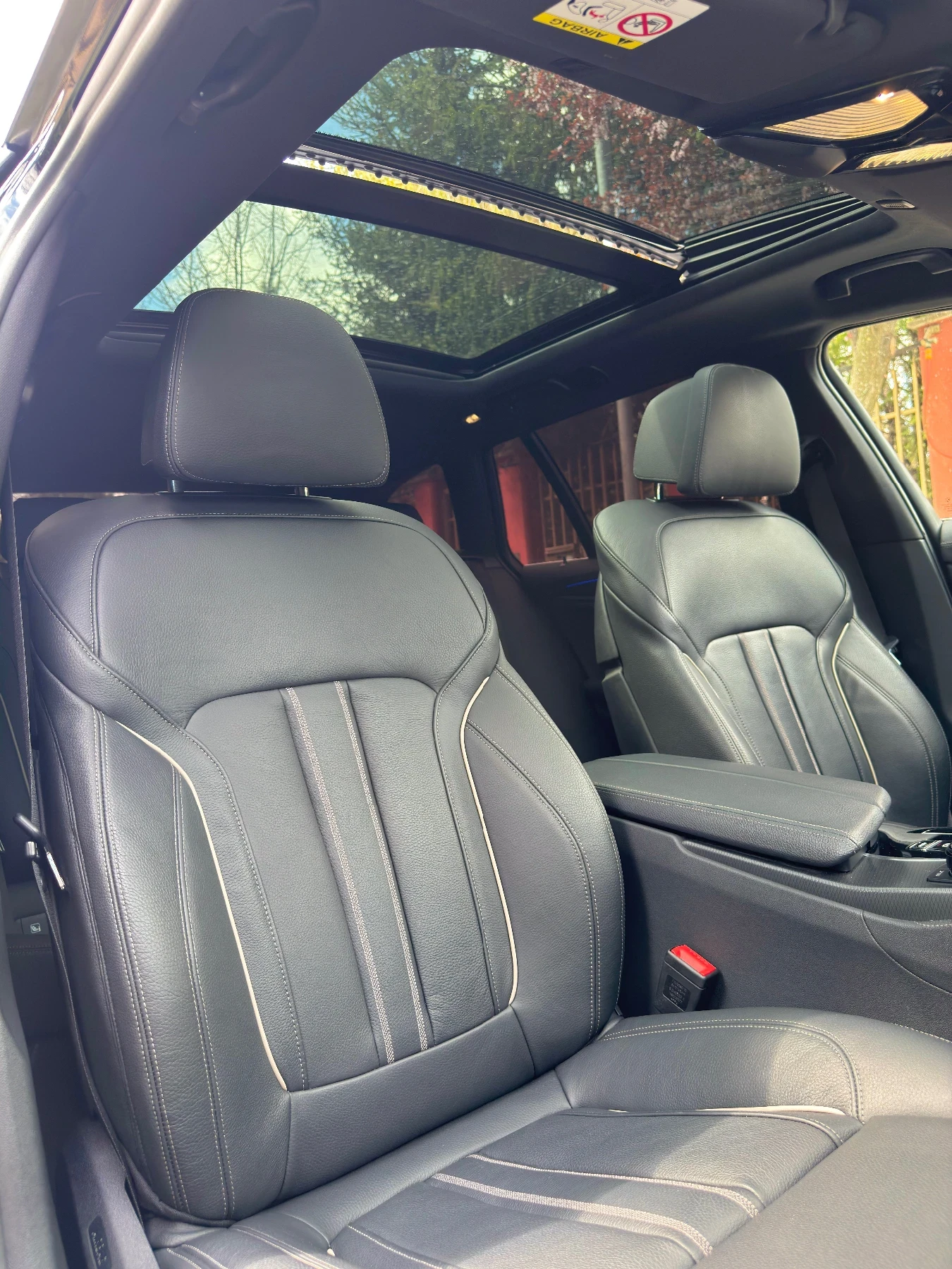 BMW 530 Xdrive* PANORAMA* Keyless* HEAD UP* , снимка 9 - Автомобили и джипове - 54208732