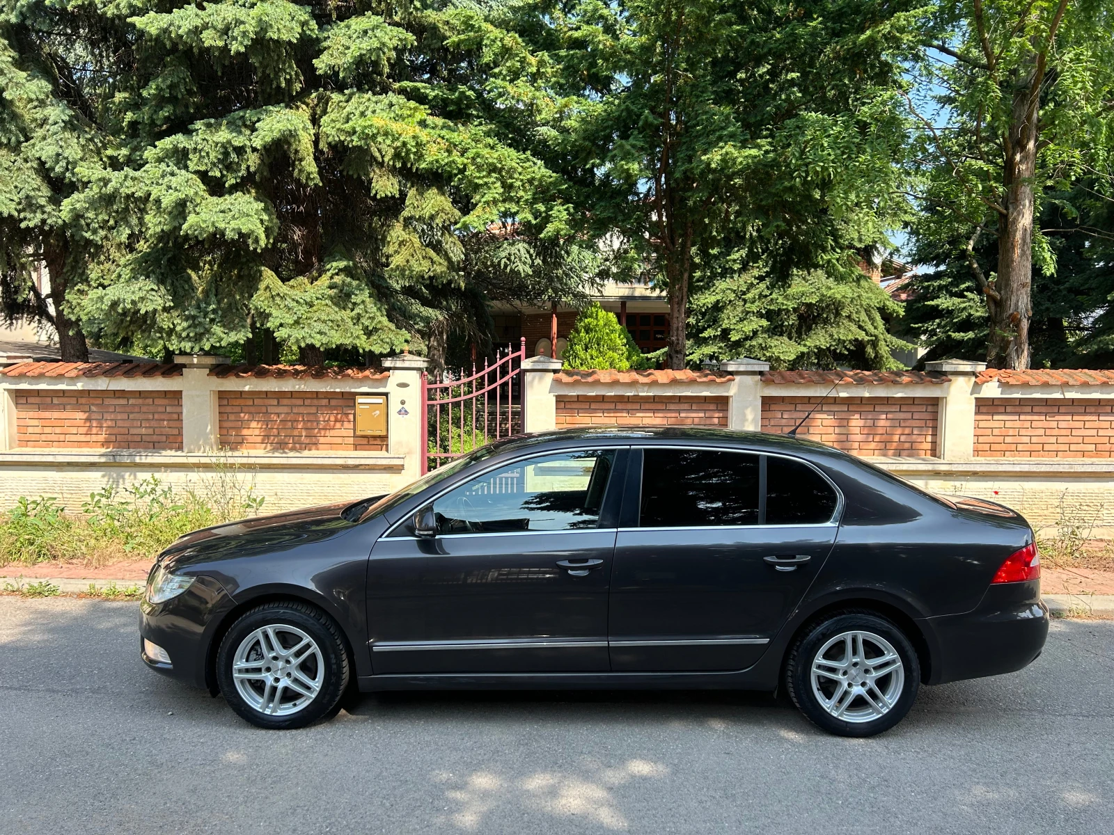 Skoda Superb 2, 0TDI DSG 170K, снимка 7 - Автомобили и джипове - 54811328