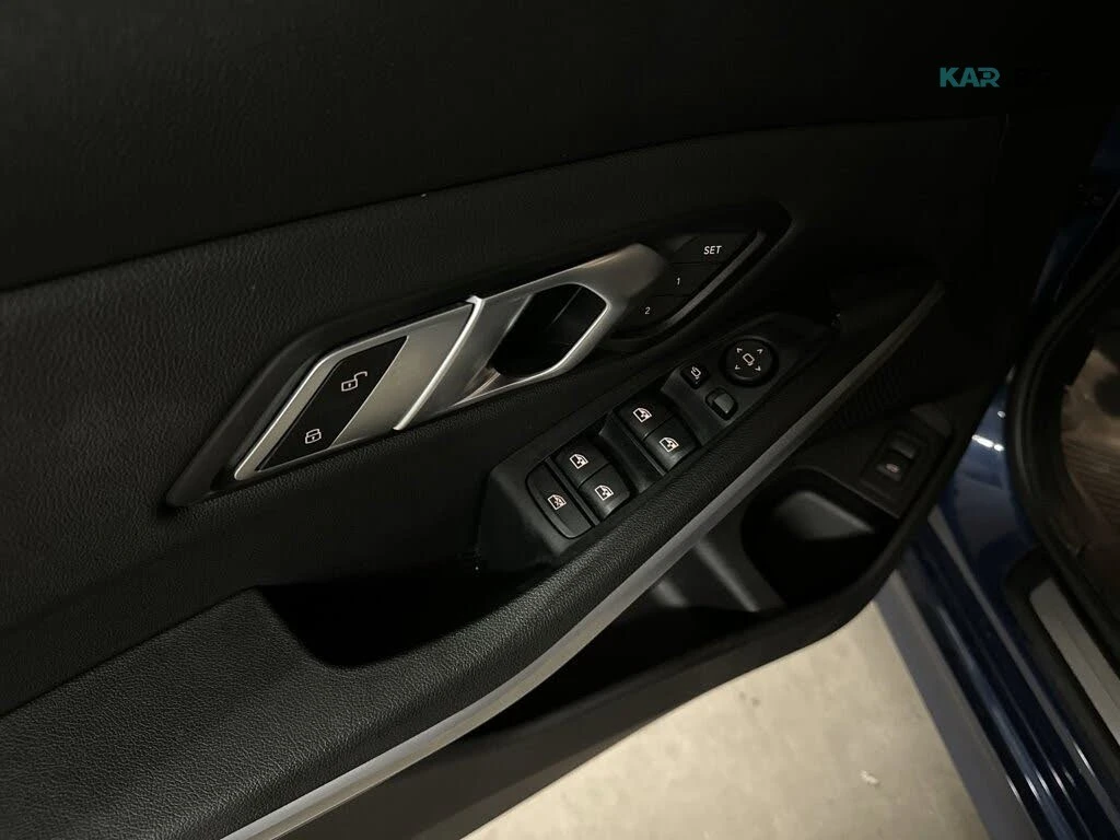 BMW 330 * KEYLESS * xDrive * АвтоКредит * (ЦЕНА ДО БГ), снимка 14 - Автомобили и джипове - 55061045