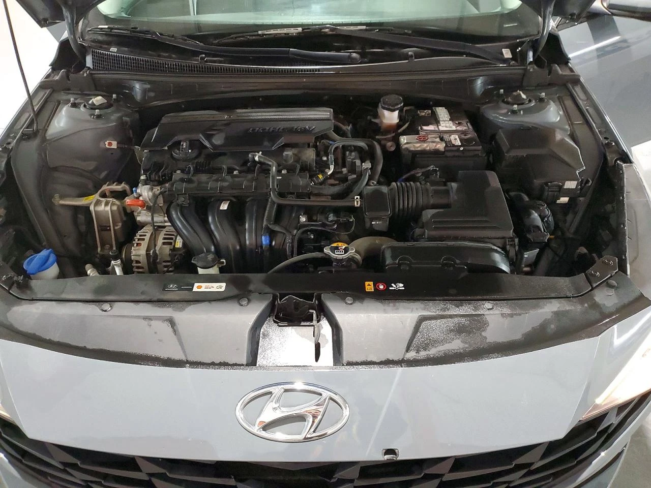 Hyundai Elantra 2.0l Sel, снимка 11 - Автомобили и джипове - 55095157