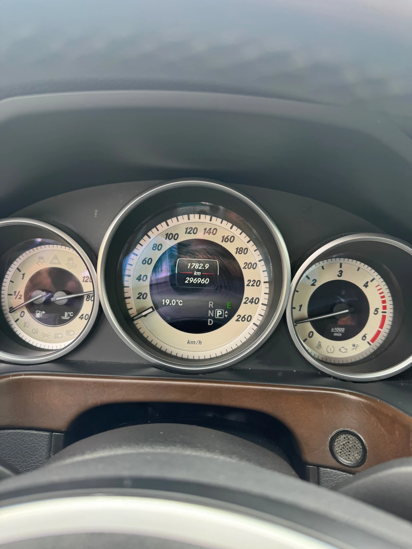 Mercedes-Benz E 350, снимка 6 - Автомобили и джипове - 55153713