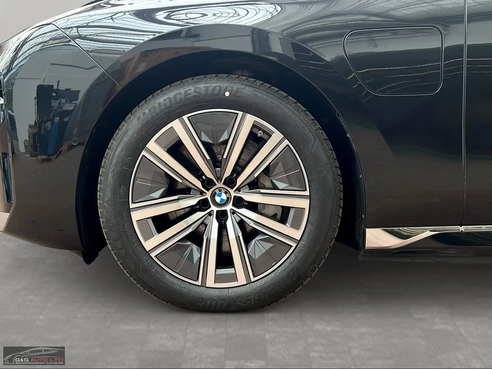 BMW 750 e/xDRIVE/313HP/360/PANO/ACC/HUD/590z, снимка 5 - Автомобили и джипове - 55259972
