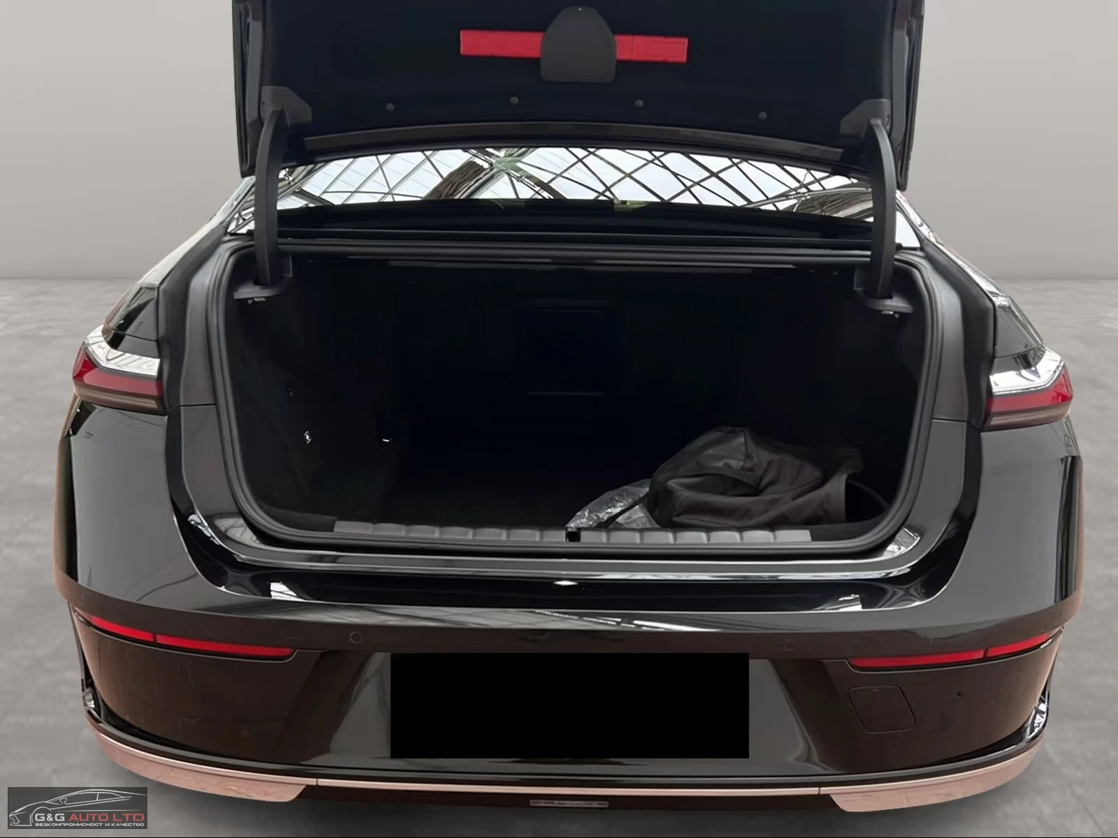 BMW 750 e/xDRIVE/313HP/360/PANO/ACC/HUD/590z, снимка 10 - Автомобили и джипове - 55259972