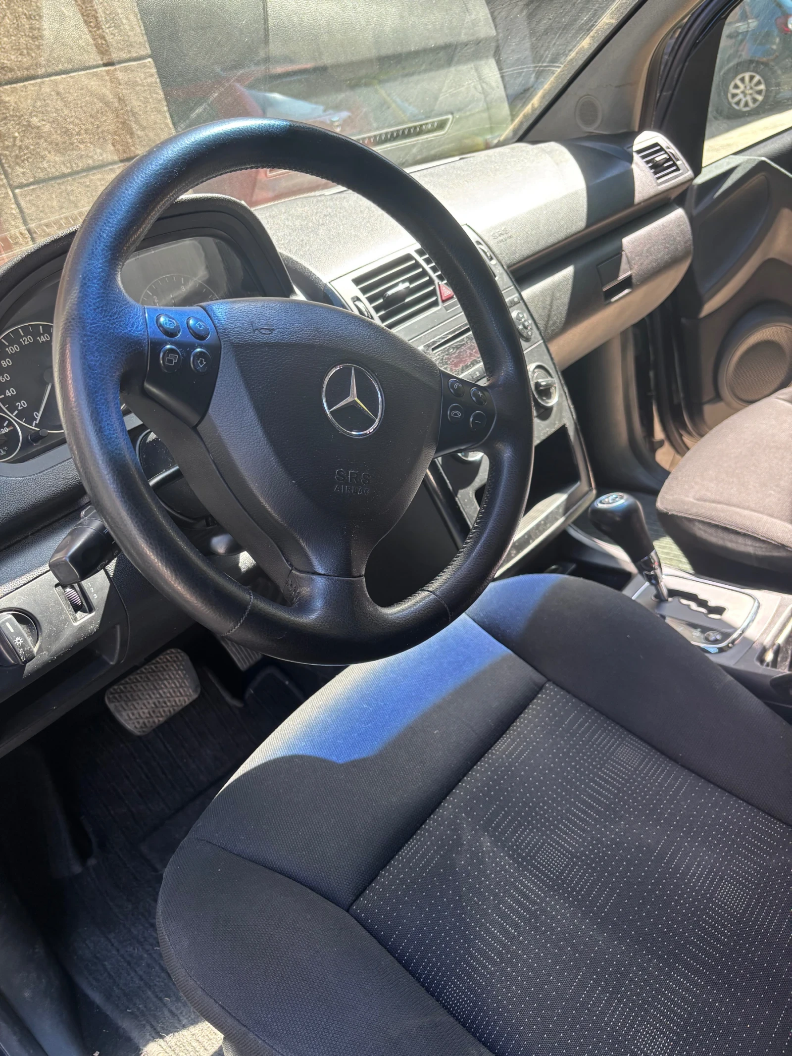 Mercedes-Benz A 180, снимка 4 - Автомобили и джипове - 55889016