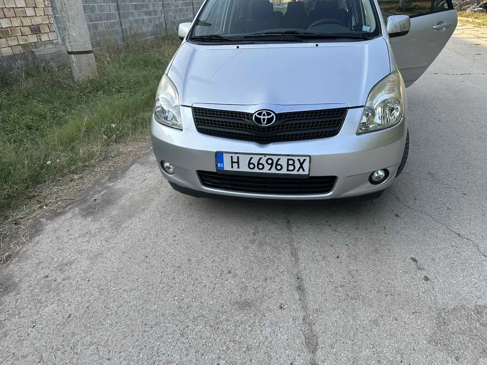 Toyota Corolla verso, снимка 6 - Автомобили и джипове - 55629917