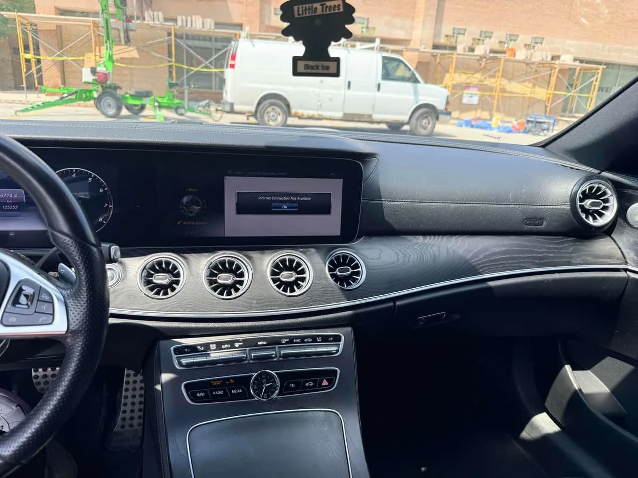 Mercedes-Benz E 400 * CARFAX * ЦЕНА ДО БГ, снимка 10 - Автомобили и джипове - 55646221