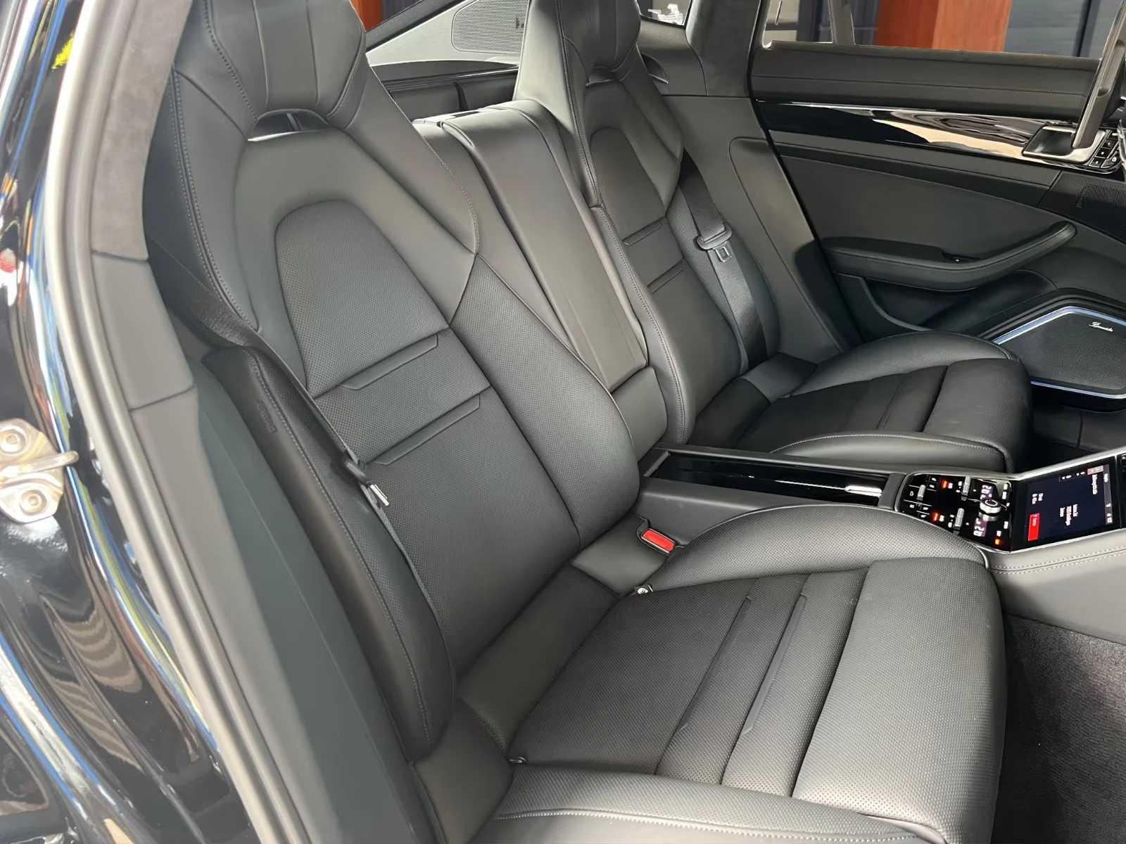 Porsche Panamera TURBO S/E-HYBRID/700HP/360/PANO/BURMASTER/851z, снимка 11 - Автомобили и джипове - 55833259