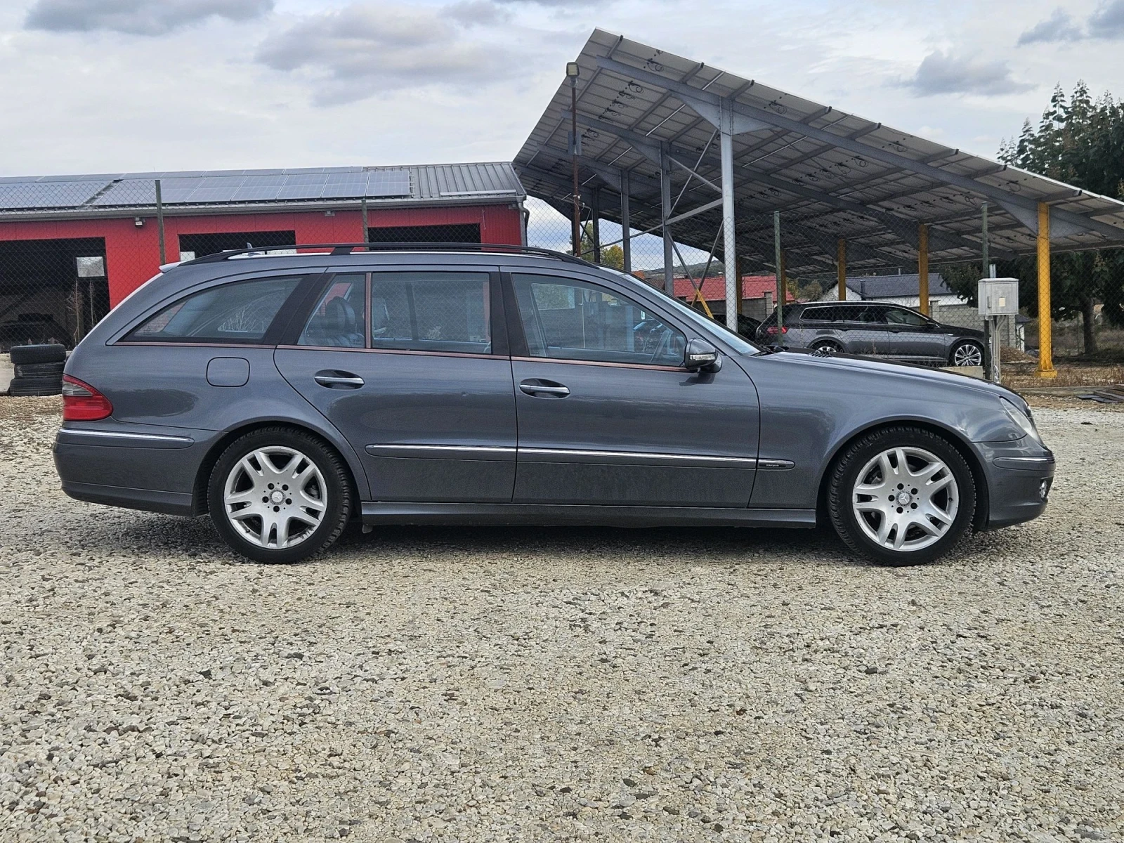 Mercedes-Benz E 320 ФЕЙСЛИФТ AVANGARDE, снимка 4 - Автомобили и джипове - 56687787