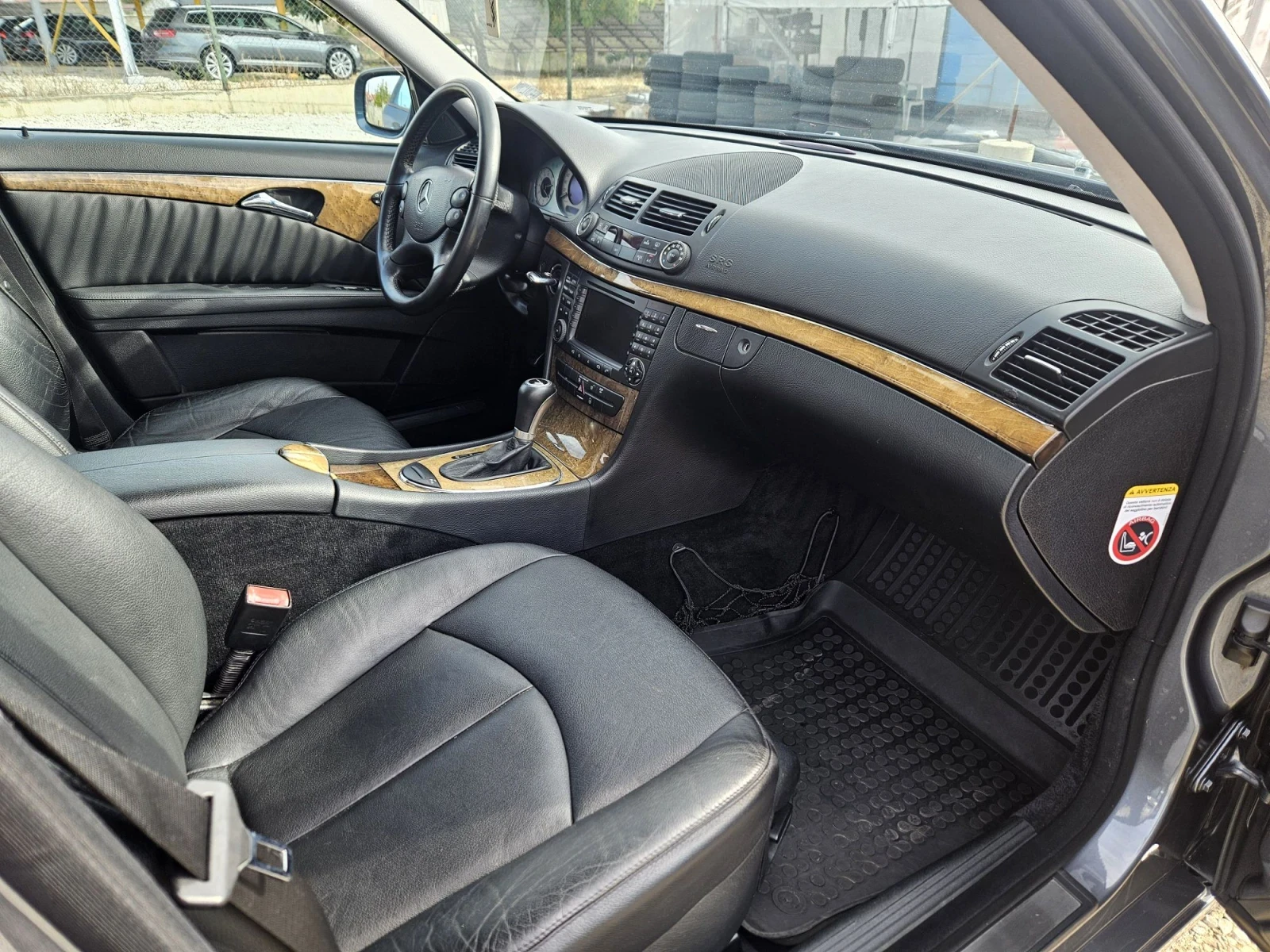 Mercedes-Benz E 320 ФЕЙСЛИФТ AVANGARDE, снимка 11 - Автомобили и джипове - 56687787