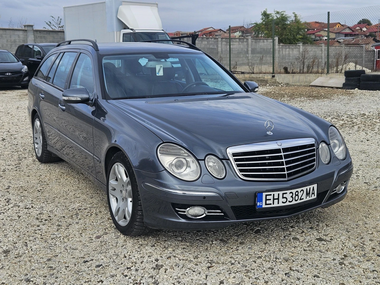 Mercedes-Benz E 320 ФЕЙСЛИФТ AVANGARDE, снимка 3 - Автомобили и джипове - 56687787