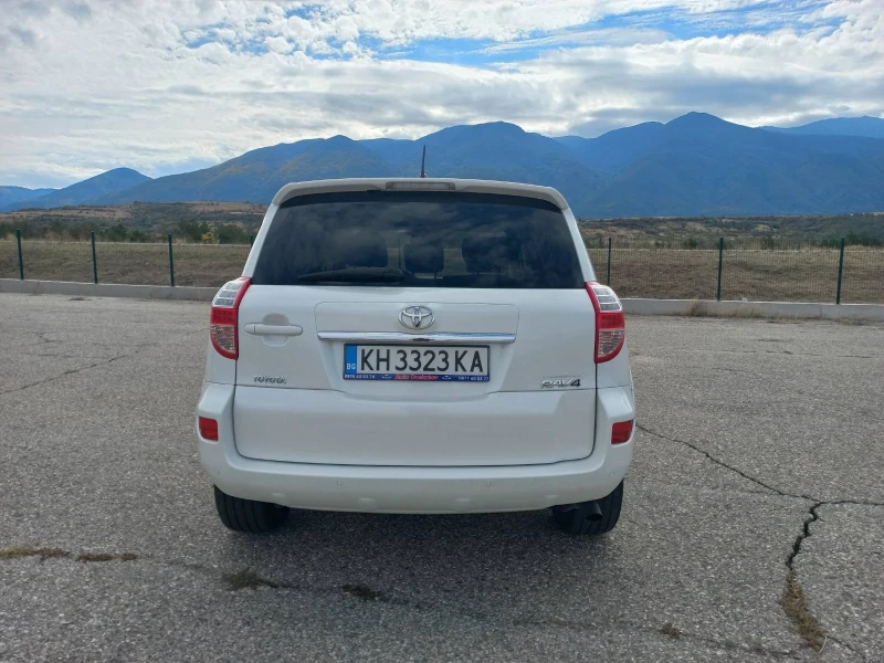 Toyota Rav4 2.2 150к.с., снимка 4 - Автомобили и джипове - 51911068