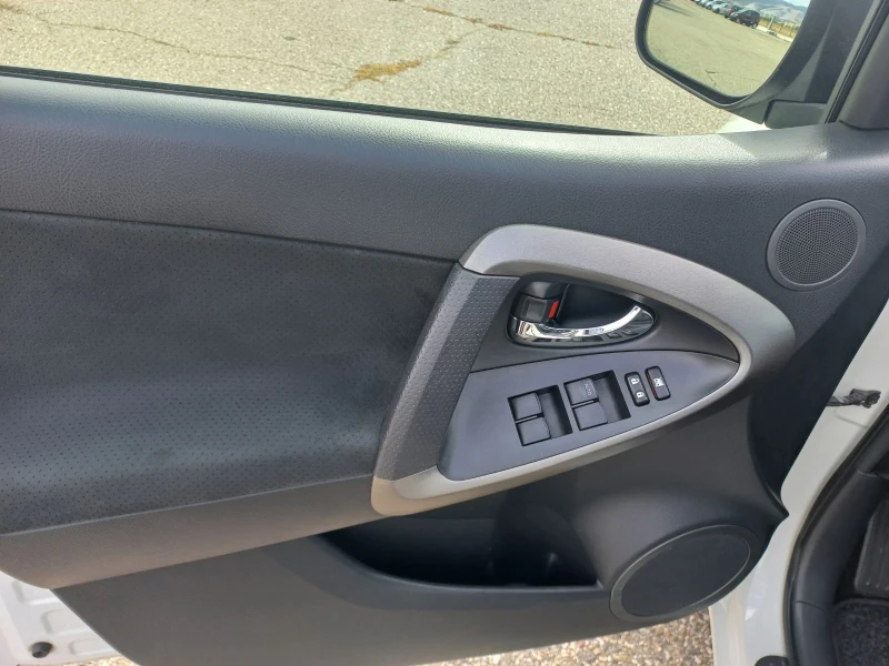 Toyota Rav4 2.2 150к.с., снимка 9 - Автомобили и джипове - 51911068