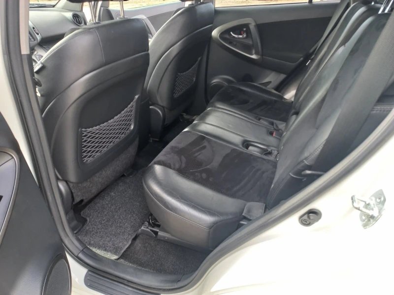 Toyota Rav4 2.2 150к.с., снимка 7 - Автомобили и джипове - 51911068