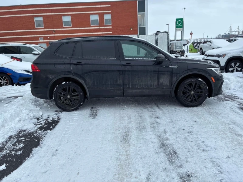 VW Tiguan * Comfortline R Line Black Edition * CARFAX * ЦЕНА, снимка 3 - Автомобили и джипове - 53283708