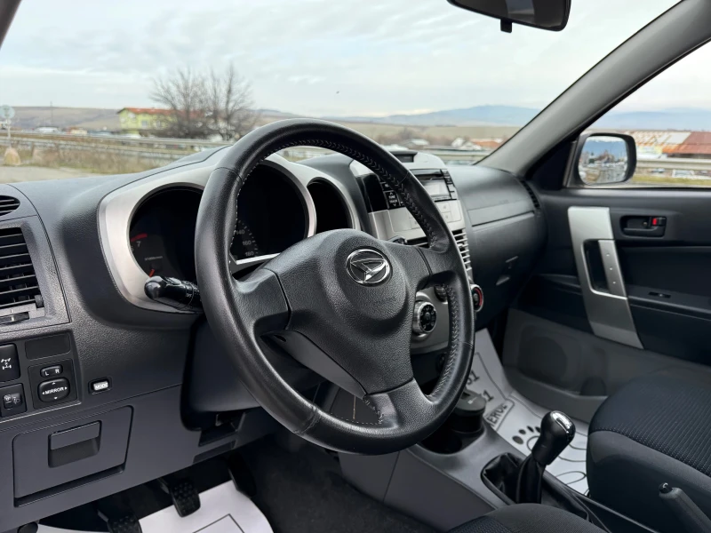 Daihatsu Terios 1.5i-4x4-159.000km-УНИКАТ-КАТО ЧИСТО НОВ-ТОП-ТОП, снимка 7 - Автомобили и джипове - 53424533