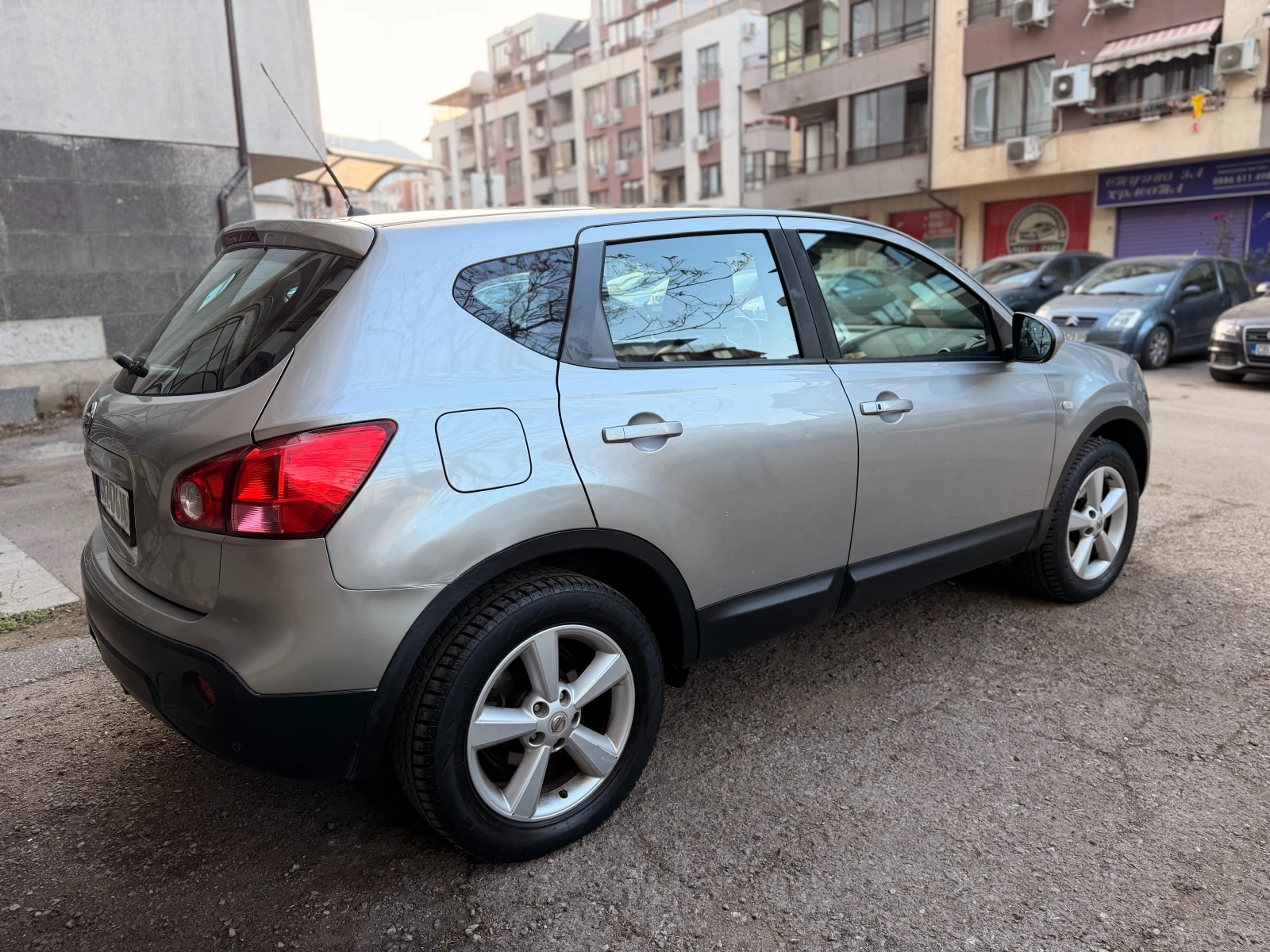 Nissan Qashqai 2.0  | Mobile.bg � ����������� 5