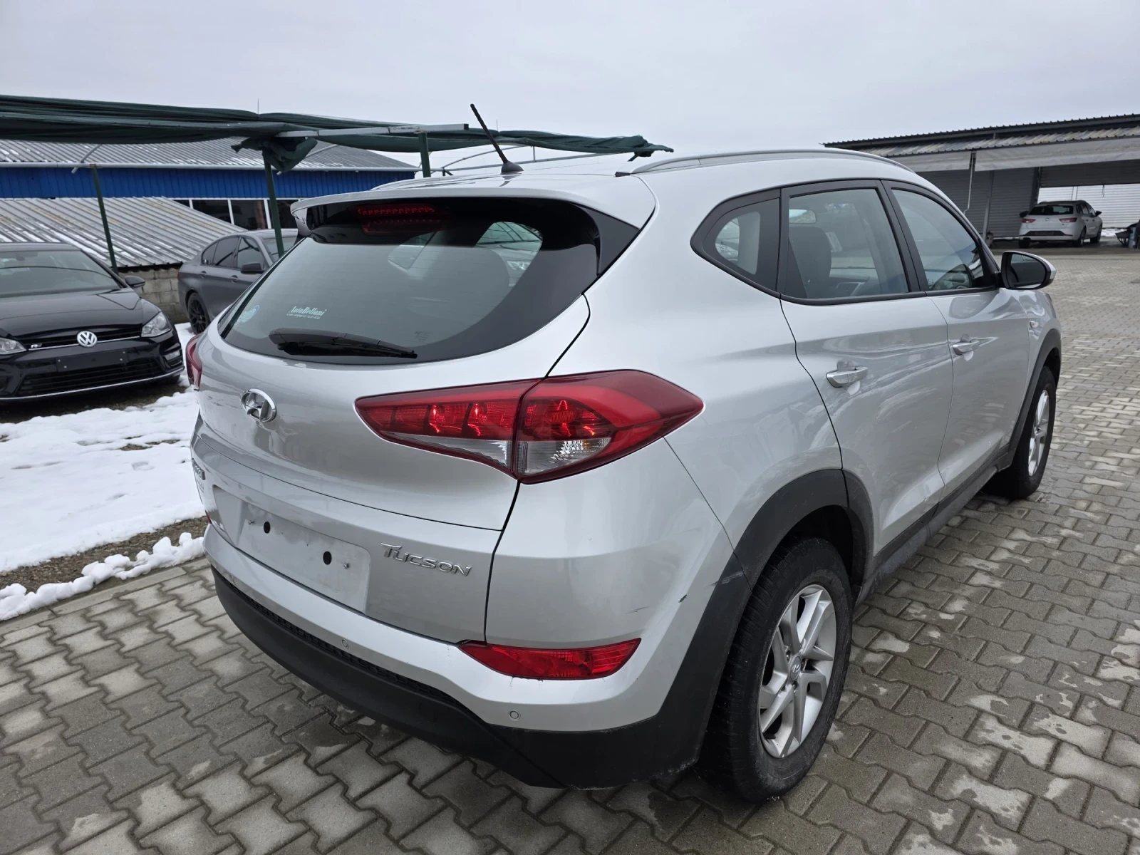 Hyundai Tucson 1.6i 153000km Euro6B Лизинг - изображение 7