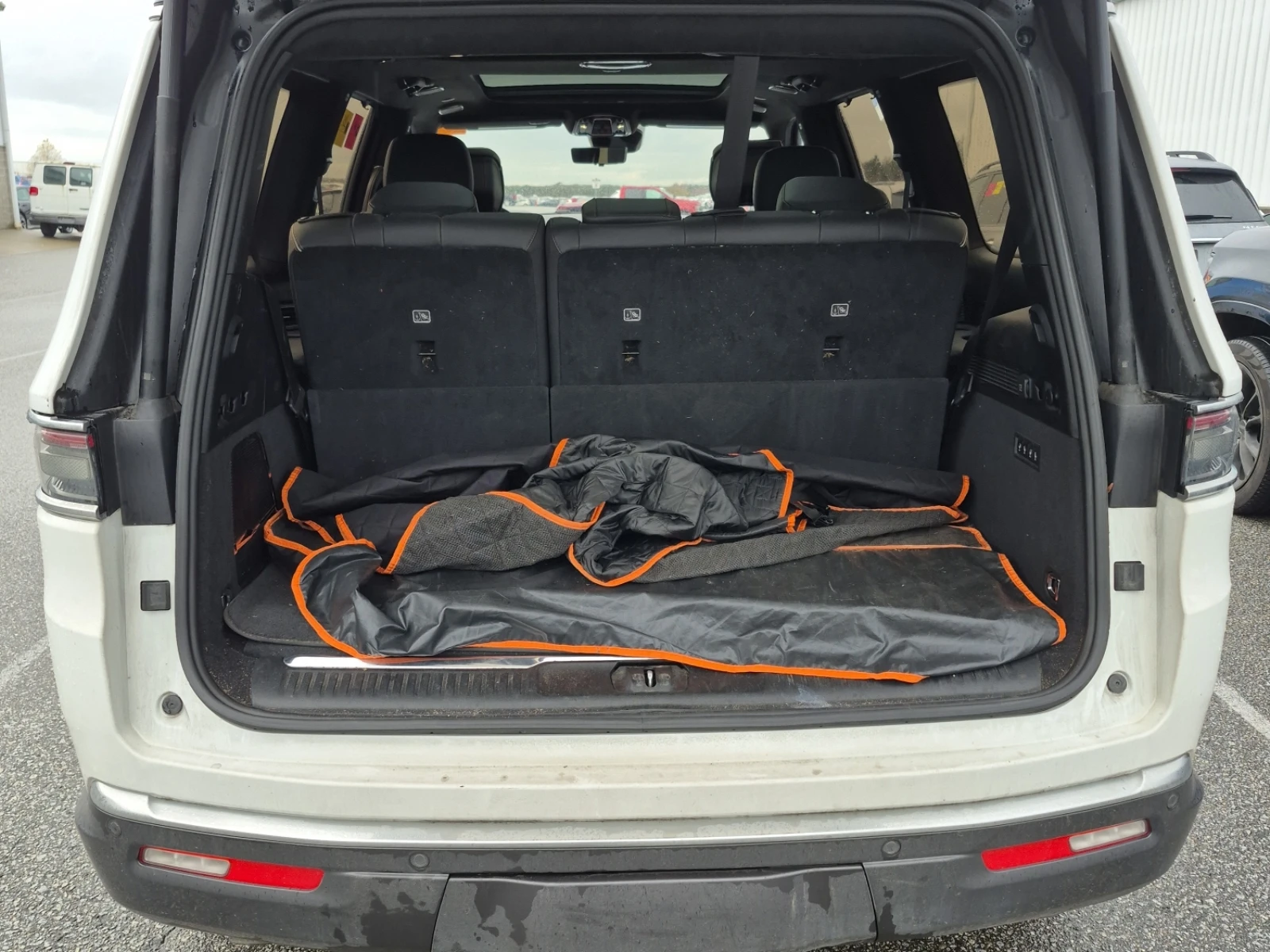 Jeep Grand Wagoneer SERIES III 4X4 * CARFAX*  - изображение 5