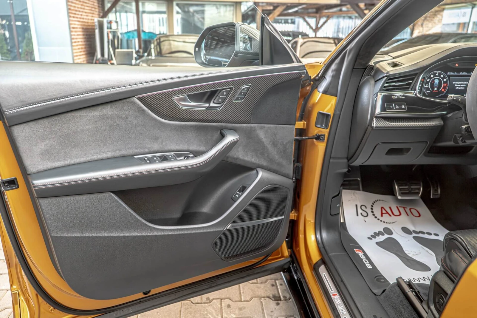 Audi RSQ8 4.0TFSI/Bang&Olufsen/Carbon/Керамика/Камера 360/, снимка 13 - Автомобили и джипове - 53785855