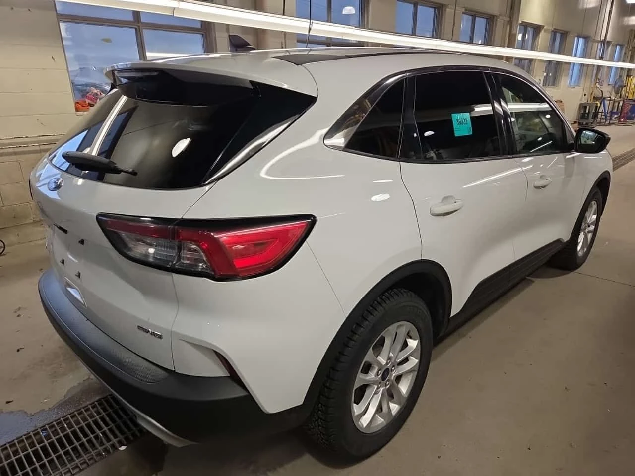 Ford Escape * SE * * ЗАДНА КАМЕРА* * ПОДГРЕВ* , снимка 3 - Автомобили и джипове - 54017758