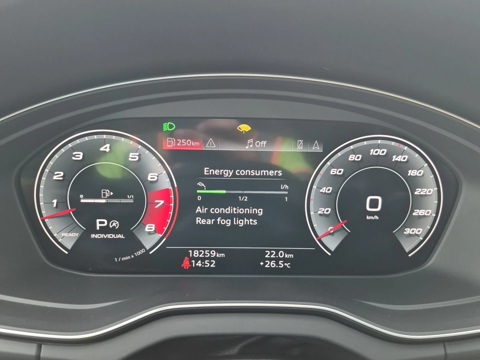 Audi SQ5 * * CARFAX * * АВТО КРЕДИТ * * , снимка 7 - Автомобили и джипове - 54989912