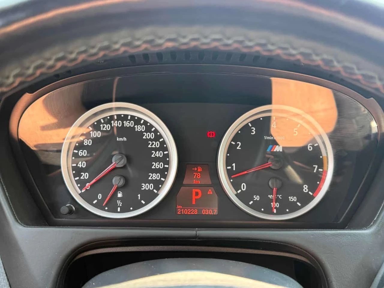 BMW X6 M * HEAD UP DISPLAY* ВАКУМ НА ВРАТИТЕ* ШИБИДАХ* , снимка 9 - Автомобили и джипове - 55557105