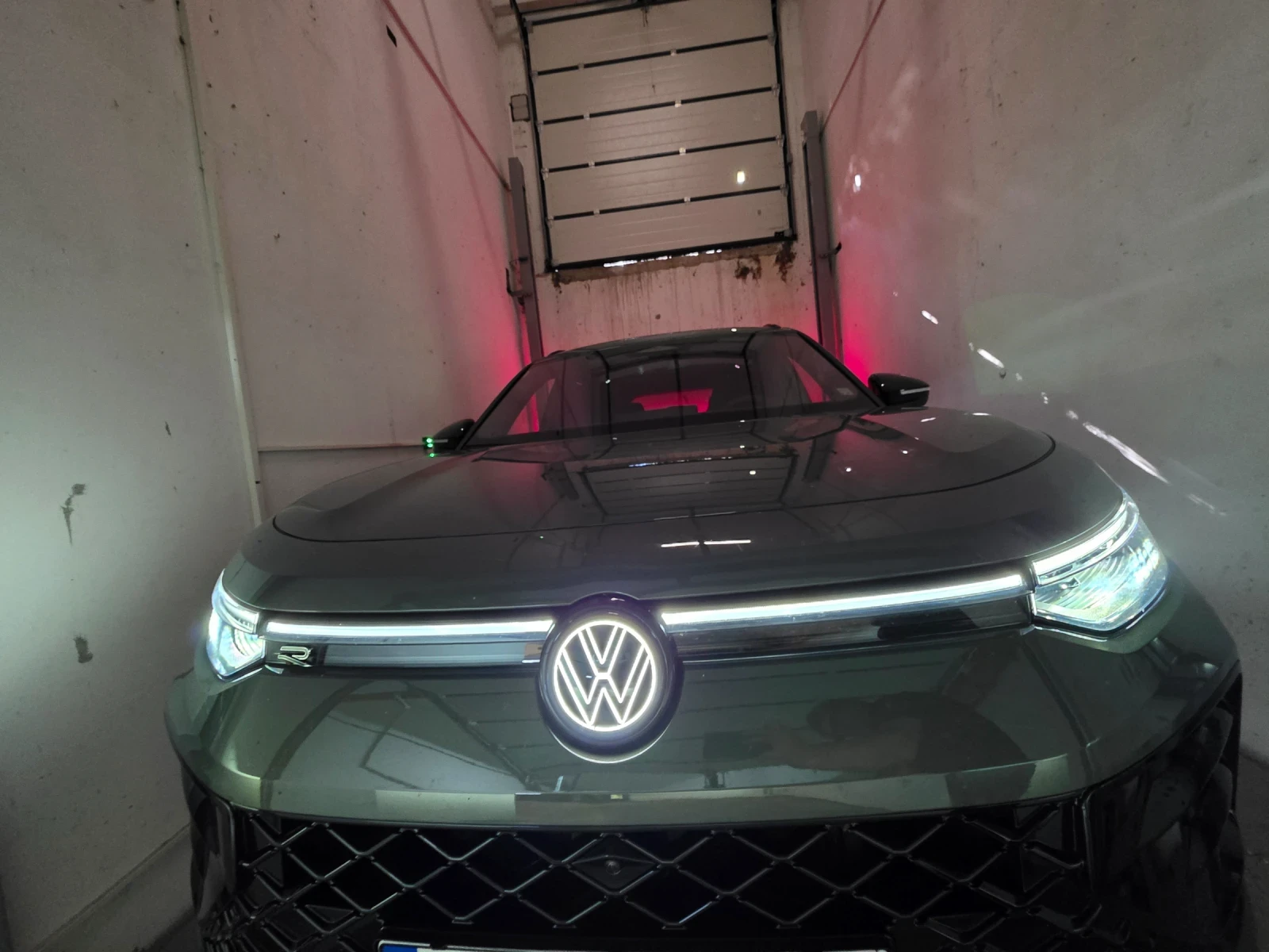 VW Tayron 2.0 R-Line Plus 265hp Full Extras May 2031, снимка 11 - Автомобили и джипове - 56037466