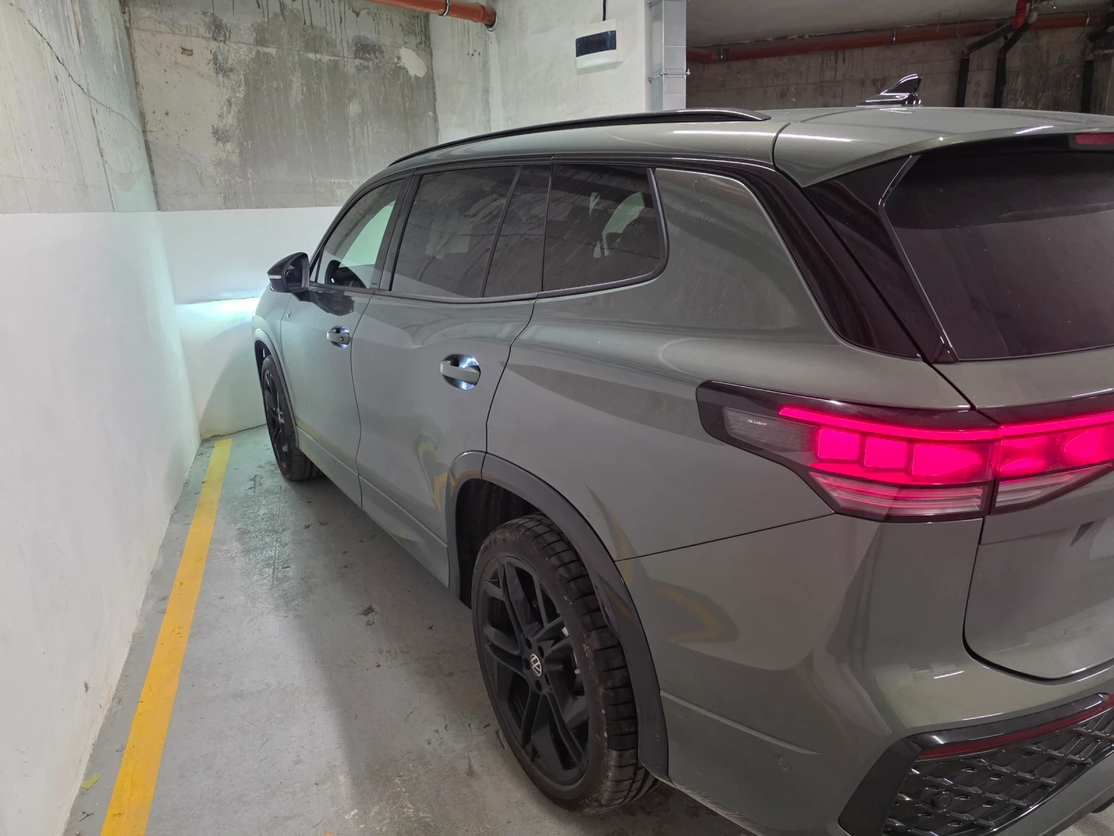 VW Tayron 2.0 R-Line Plus 265hp Full Extras May 2031, снимка 7 - Автомобили и джипове - 56037466