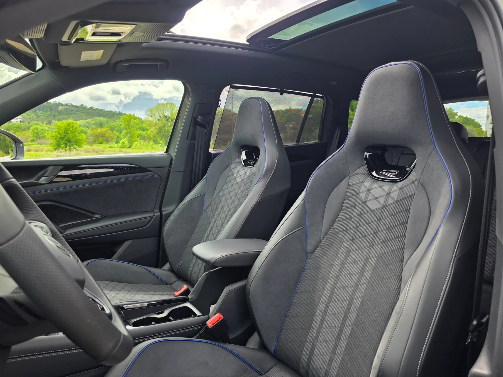 VW Tayron 2.0 R-Line Plus 265hp Full Extras May 2031