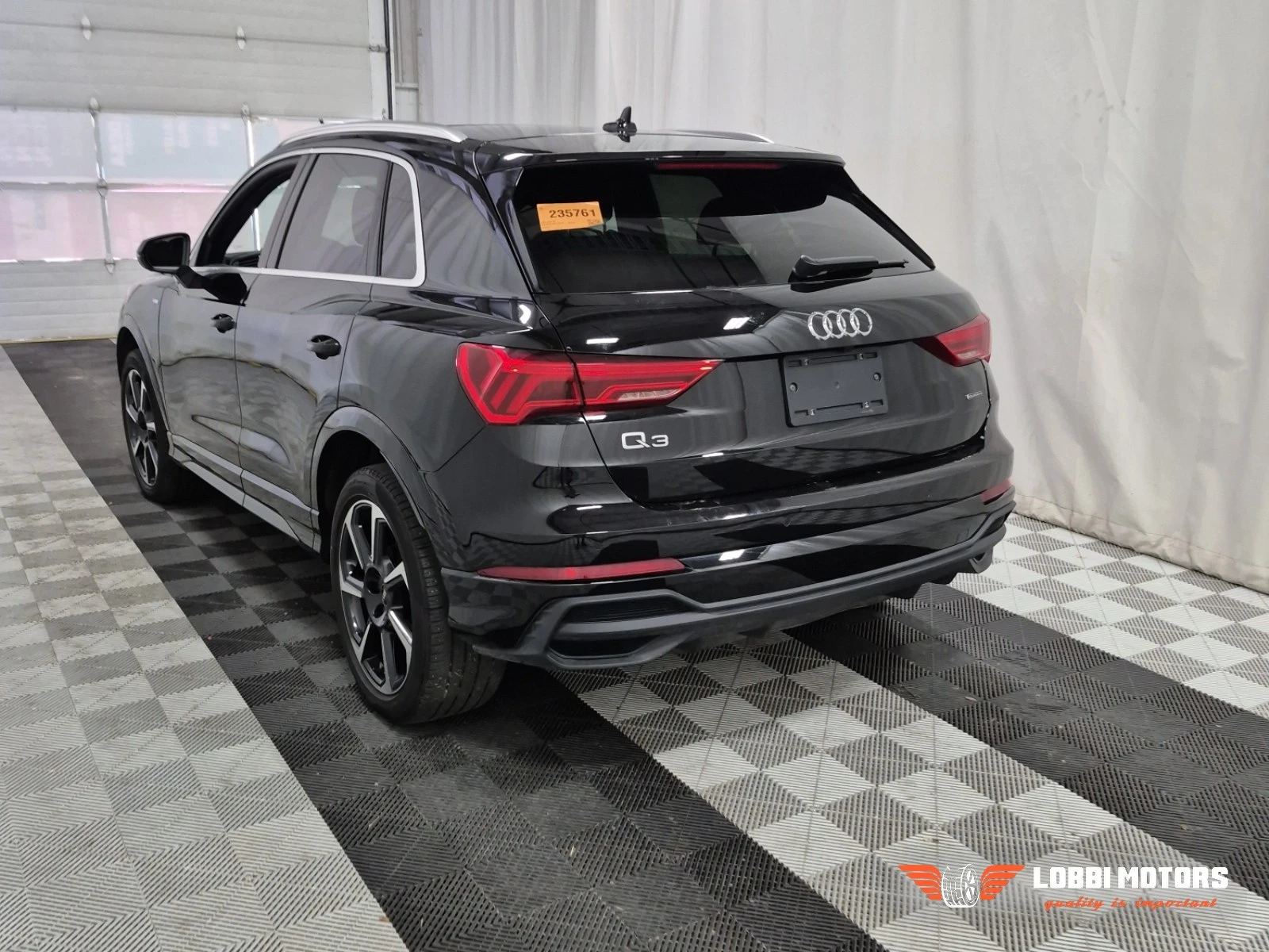 Audi Q3, снимка 4 - Автомобили и джипове - 56069753