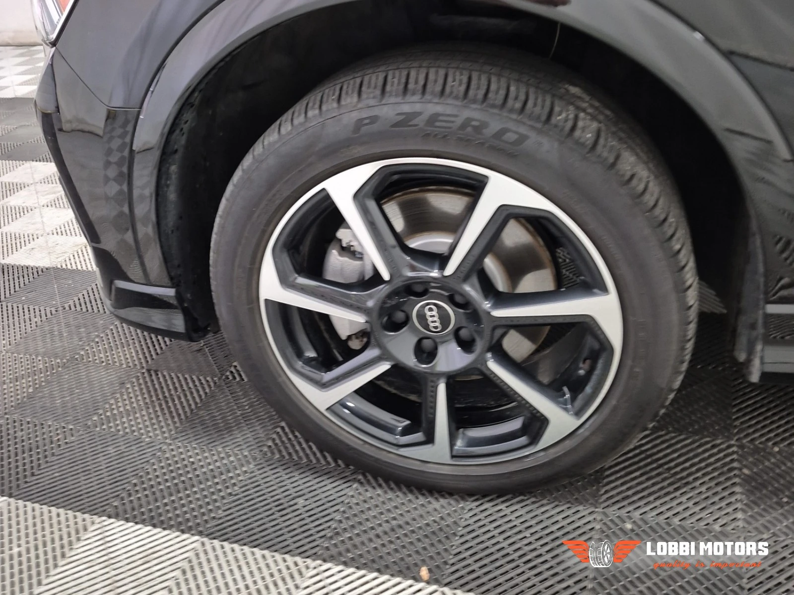 Audi Q3, снимка 6 - Автомобили и джипове - 56069753