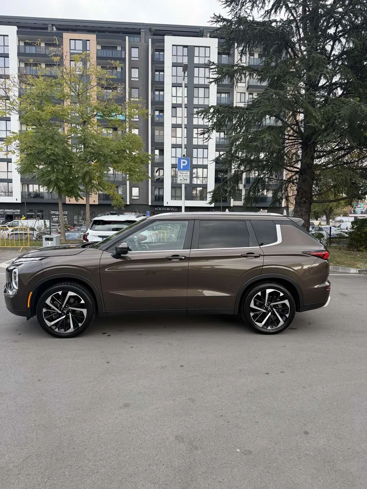 Mitsubishi Outlander 2.5L AWD 7 места, снимка 8 - Автомобили и джипове - 56712749