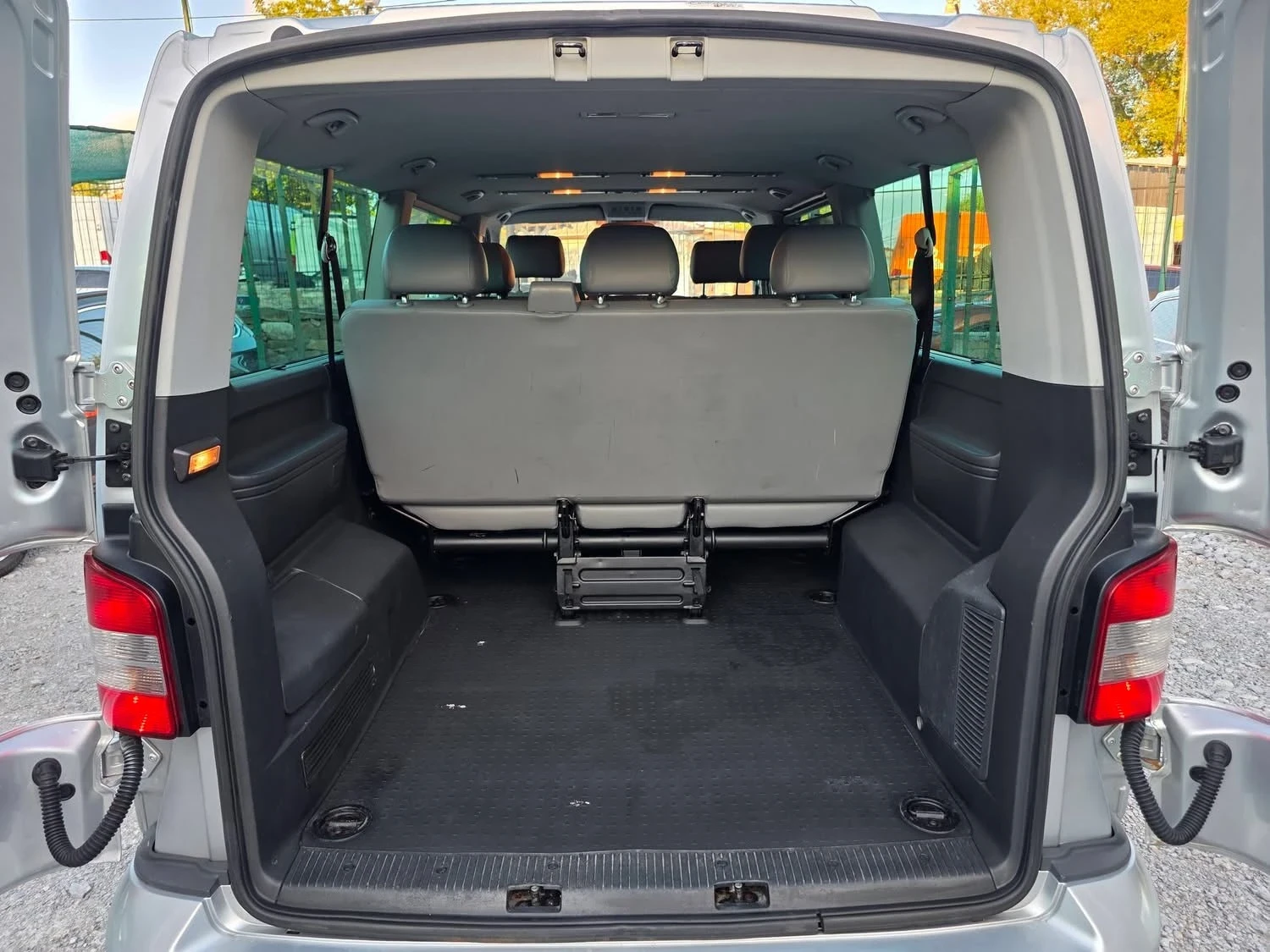 VW Caravelle 2.0TDI 140K.C. 4X4 / 6 СКОРОСТИ / 8 МЕСТА , снимка 14 - Бусове и автобуси - 54625291