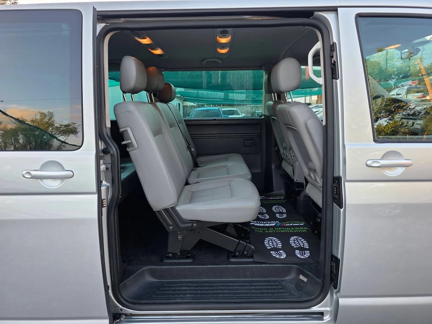 VW Caravelle 2.0TDI 140K.C. 4X4 / 6 СКОРОСТИ / 8 МЕСТА , снимка 8 - Бусове и автобуси - 54625291