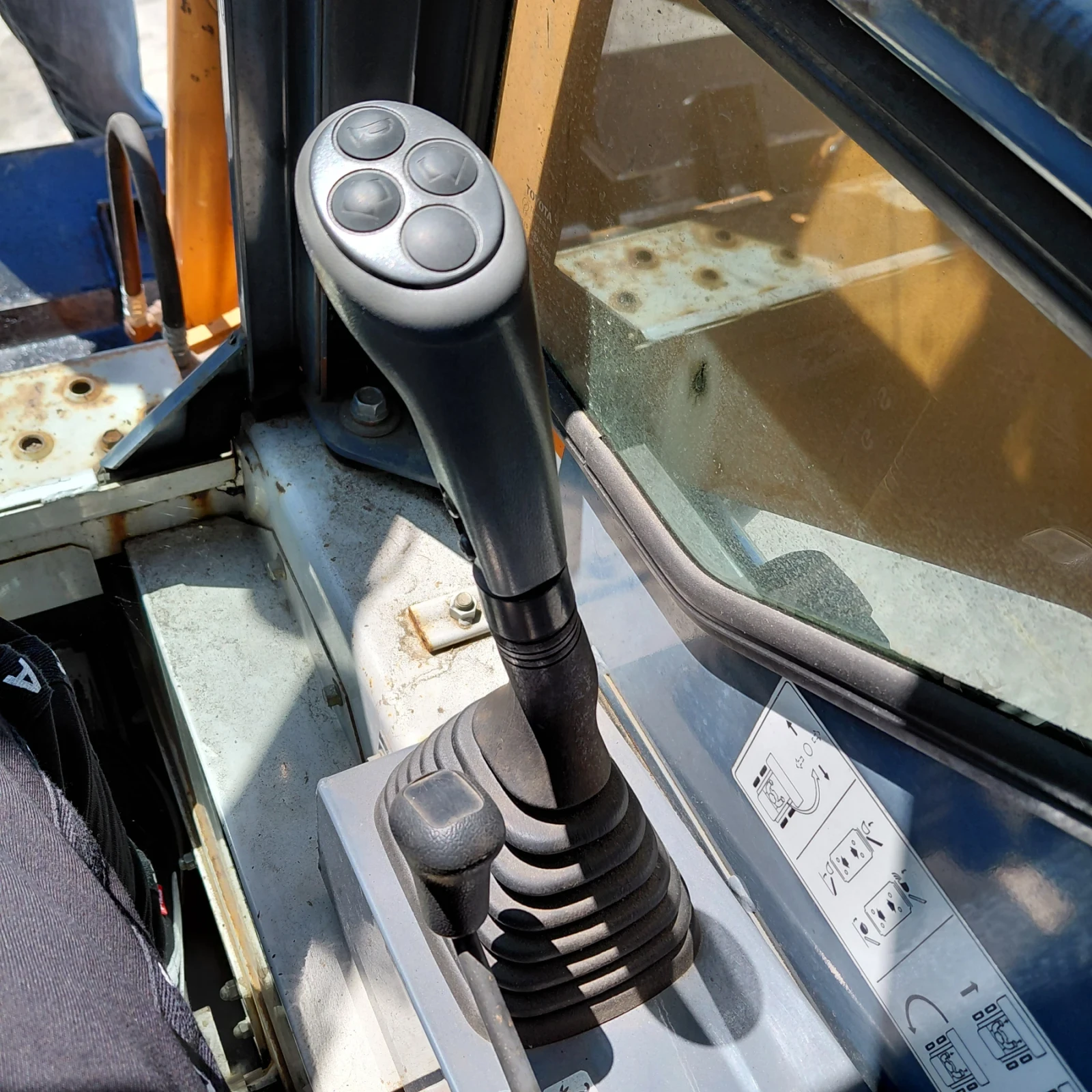 Мини челни товарачи Bobcat Toyota 4SDKL5 * НАЛИЧЕН * ТОП СЪСТОЯНИЕ * , снимка 9 - Индустриална техника - 53093312