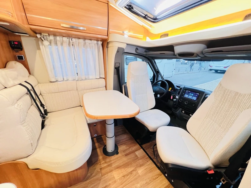 Кемпер HYMER / ERIBA  580 Автоматик, Солар, KЛИМАТИК WEBASTO, снимка 9 - Каравани и кемпери - 52311360